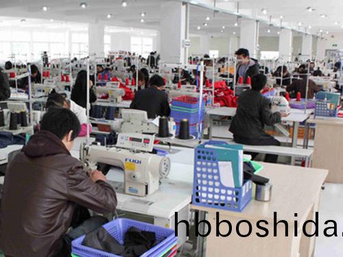 防靜(jing)電(dian)服生(sheng)産(chan)車間